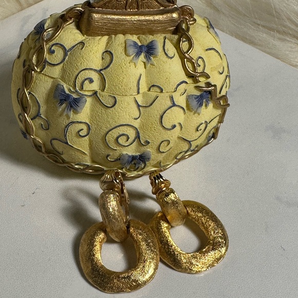 Vintage Gold Tone Door Knocker’s Earrings Clip On - Picture 1 of 7